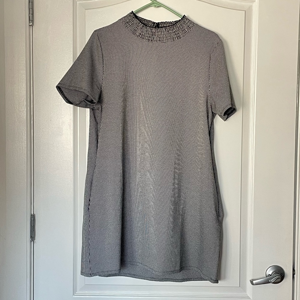 Very cut Black and White Check Fall Dress by Farrow sz Large